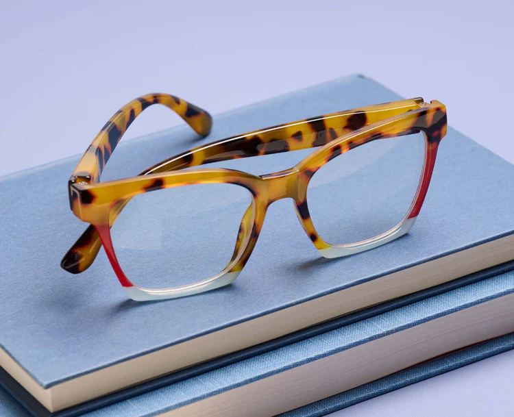 Peepers Tokyo Tortoise Reading Glasses featured in Tailorie's 2024 Holiday Gift Guide For The Girlboss for stylish and functional eyewear.